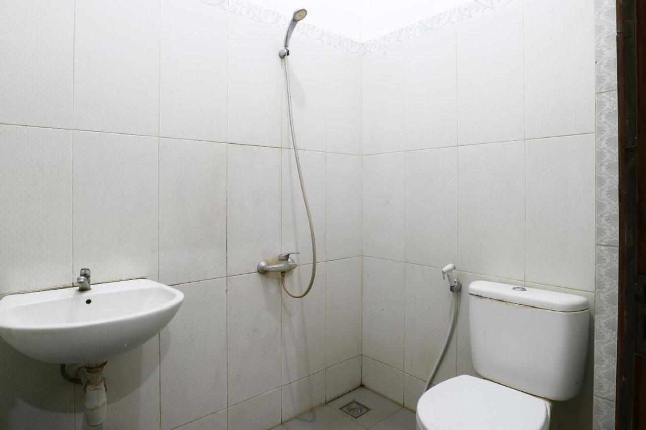 Kartika Syariah Homestay By Stayku Surabaya Exterior photo