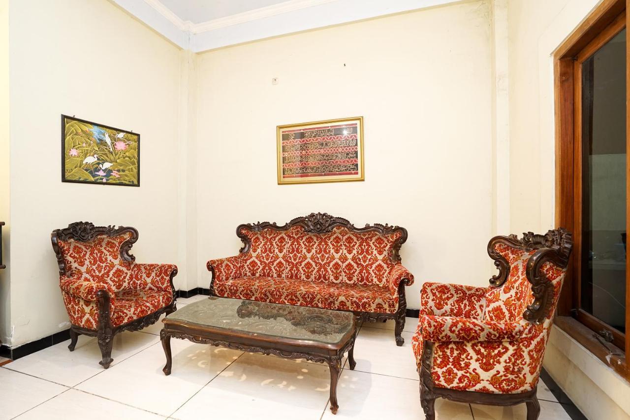 Kartika Syariah Homestay By Stayku Surabaya Exterior photo