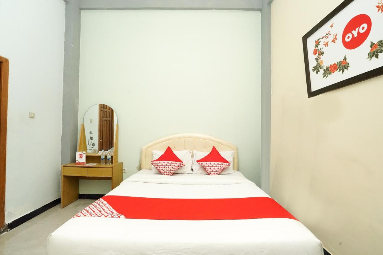 Kartika Syariah Homestay By Stayku Surabaya Exterior photo