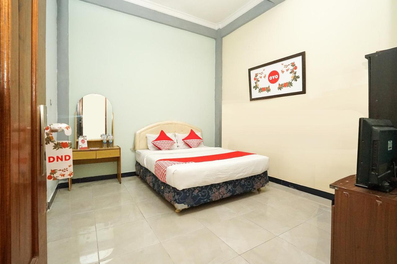 Kartika Syariah Homestay By Stayku Surabaya Exterior photo