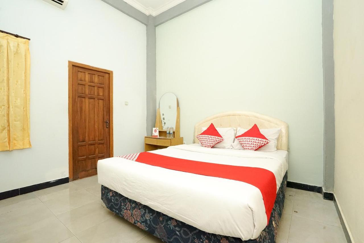 Kartika Syariah Homestay By Stayku Surabaya Exterior photo
