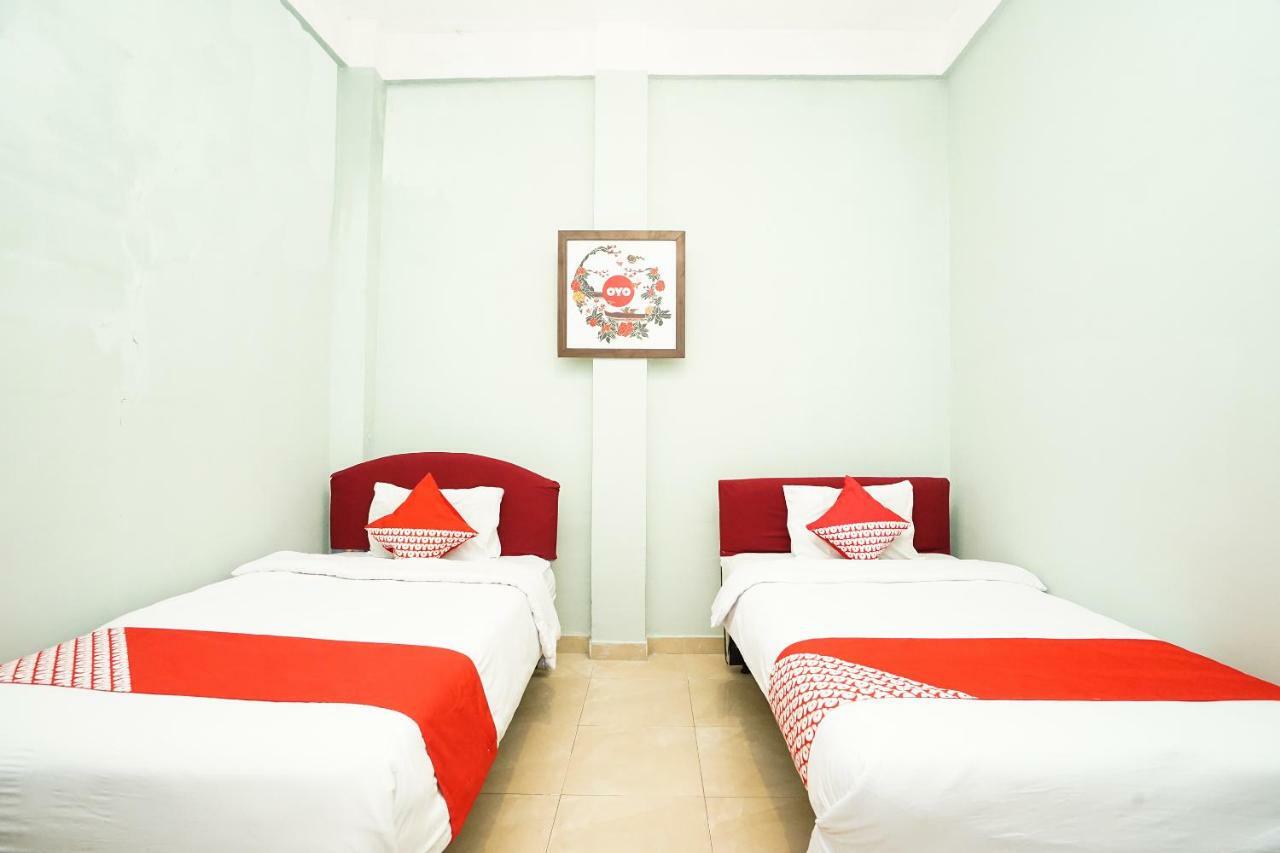 Kartika Syariah Homestay By Stayku Surabaya Exterior photo