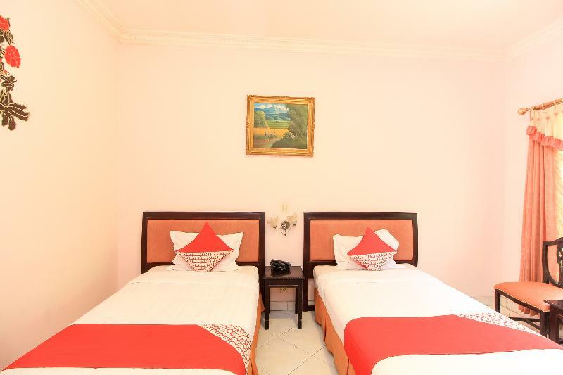 Kartika Syariah Homestay By Stayku Surabaya Exterior photo